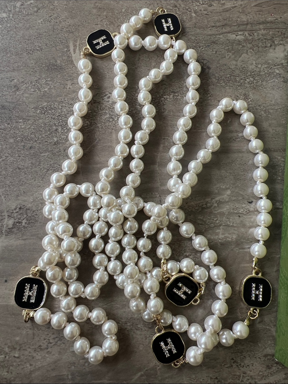 Elegant Pearl Necklace with Black rhinestone letter 'H' Charms long new